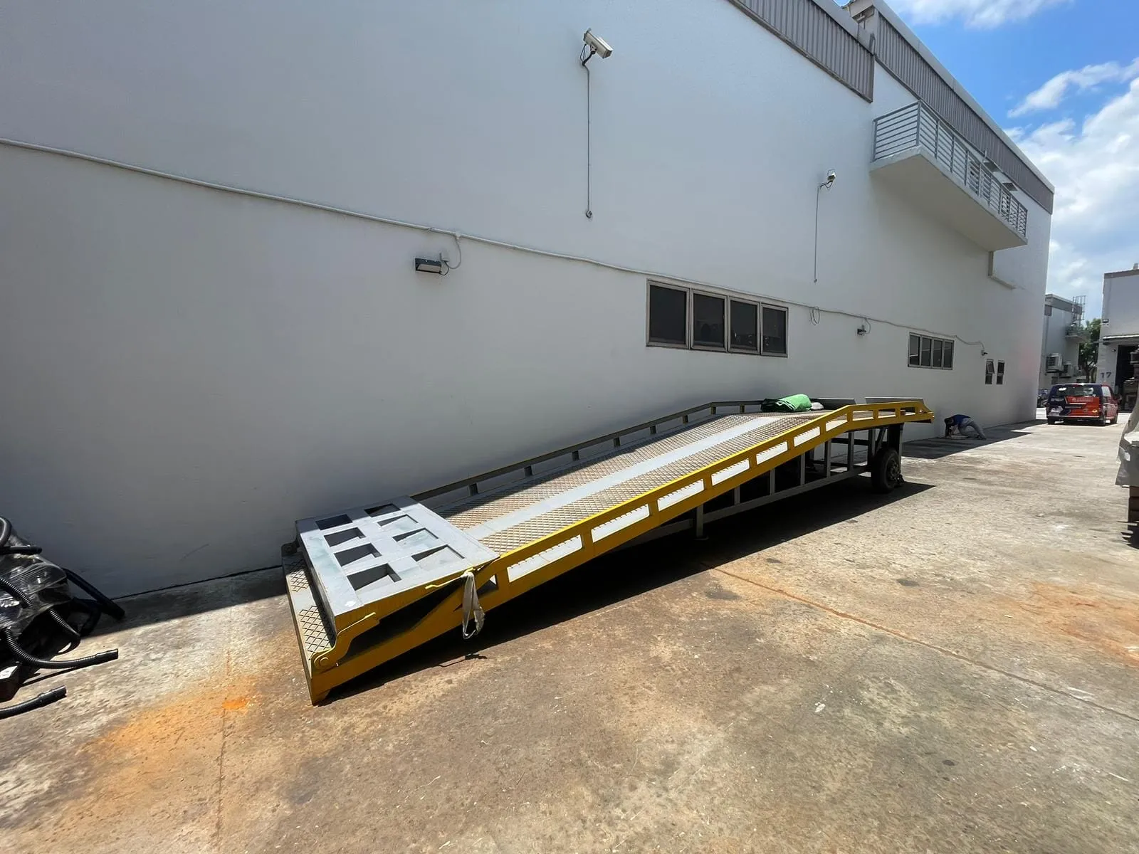 Aiko 8 Ton Movable Loading Dock Ramp | Model : PT-DCQY8-0.4
